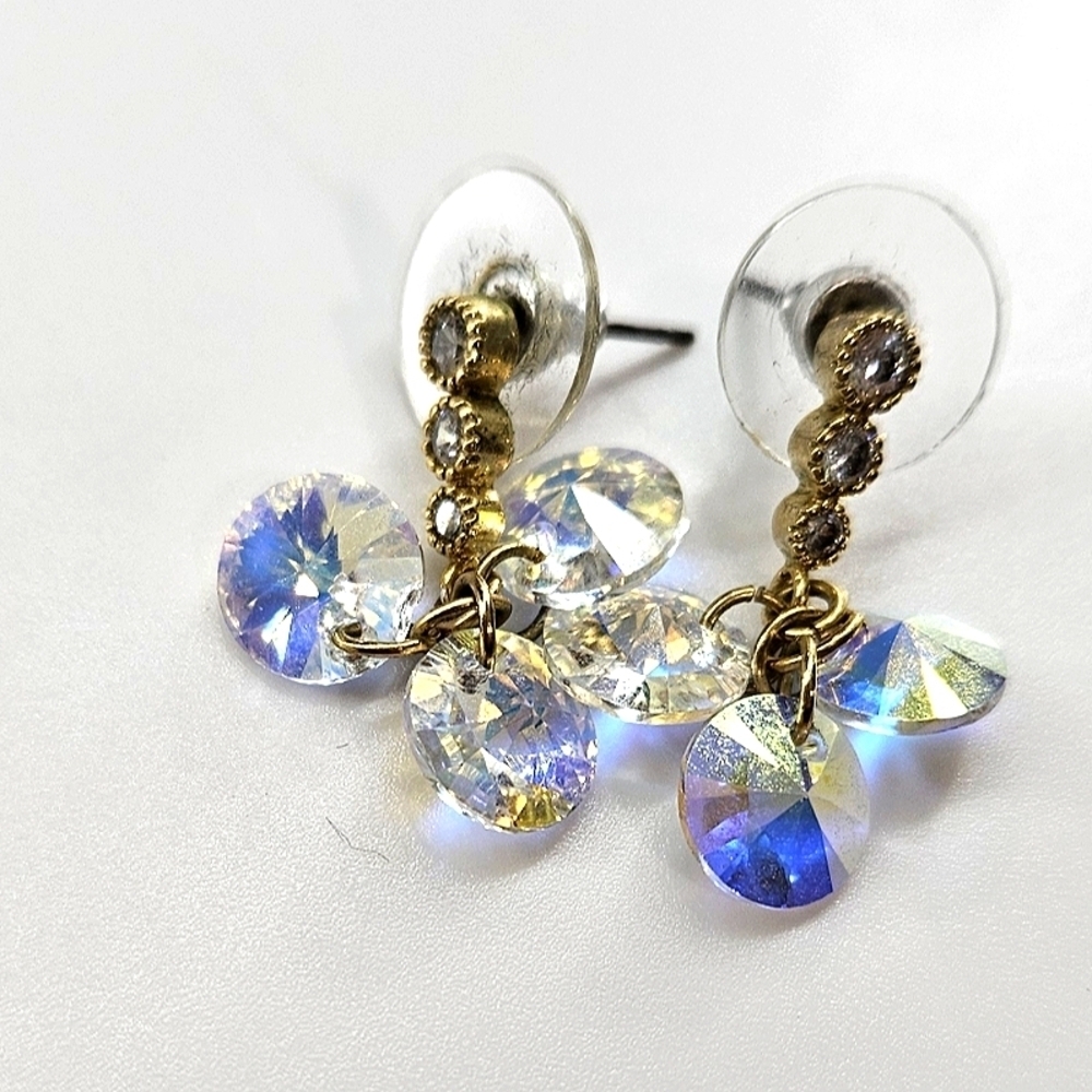 🌟NWOT Elegant Yellow Gold Plated  Irridescent Crystal Earrings🌟